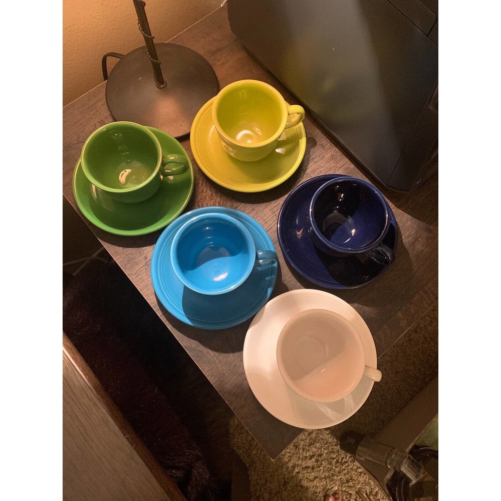 FIESTA WARE HLC USA 5 PIECE COFFEE CUP AND SAUCER SET